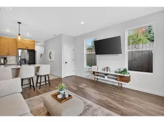 More Details about MLS # 337882984 : 1307 SW CARSON ST