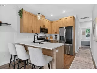 Photo #2: 337882984 Listing 