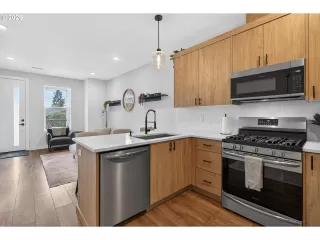 Photo #4: 337882984 Listing 