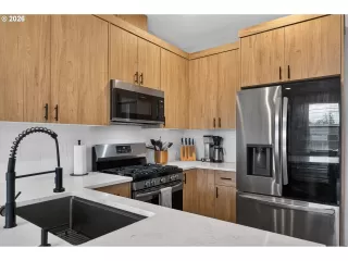 Photo #6: 337882984 Listing 