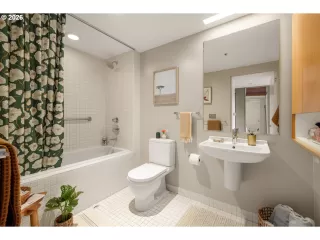 Photo #4: 337924533 Listing 