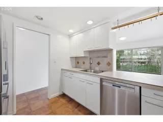 Photo #1: 338163433 Listing 