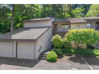 Browse active condo listings in KNOLLHURST