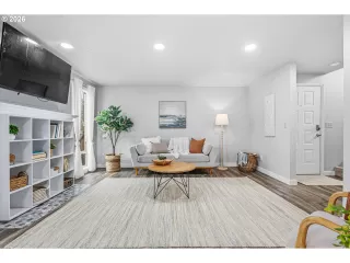 Photo #1: 338416000 Listing 