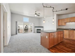 Photo #3: 338647188 Listing