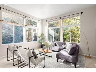 Photo #4: 338833280 Listing