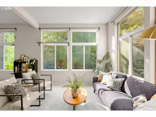 Photo #5: 338833280 Listing