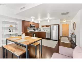 Photo #4: 339094053 Listing 