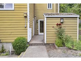 Browse active condo listings in WILLAMETTE VIEW