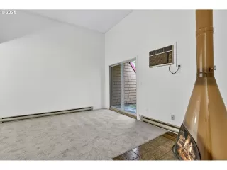 Photo #2: 340572642 Listing