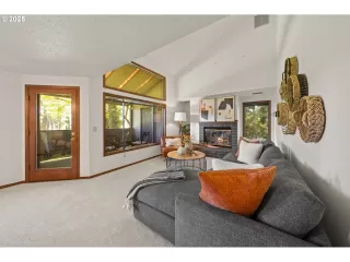 Photo #4: 341451863 Listing