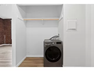 Photo #5: 341493520 Listing