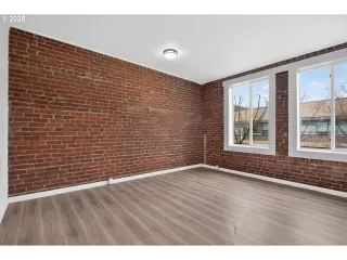 Photo #6: 341493520 Listing