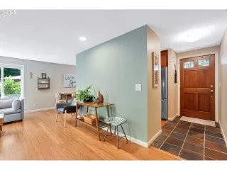 Photo #4: 341968360 Listing