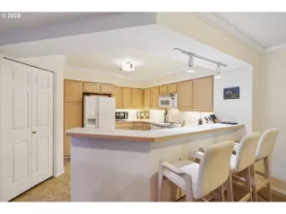 Photo #2: 342152565 Listing