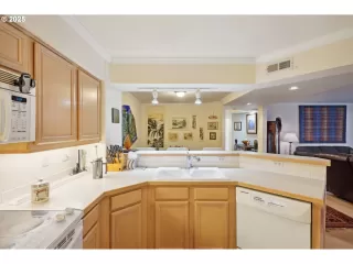 Photo #3: 342152565 Listing