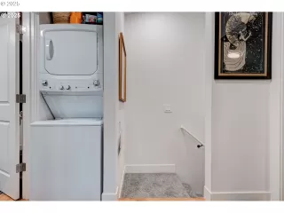 Photo #5: 343088659 Listing