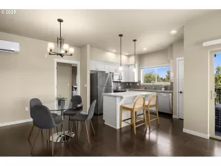 Photo #3: 343368040 Listing