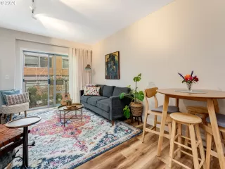 Photo #2: 343866988 Listing