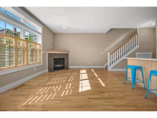 Photo #6: 344409313 Listing