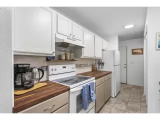 Photo #4: 345094571 Listing