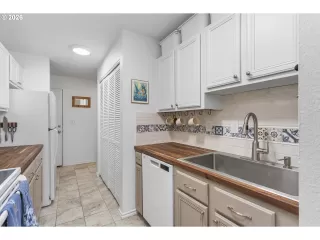 Photo #5: 345094571 Listing