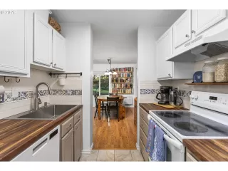 Photo #6: 345094571 Listing