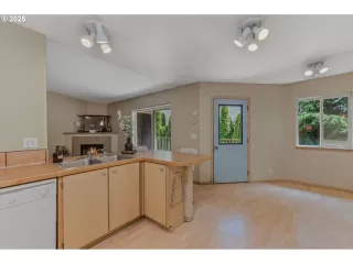 Photo #5: 345391141 Listing