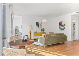 Photo #5: 345945918 Listing 