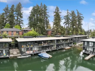 More Details about MLS # 346151762 : 668 MCVEY AVE 75