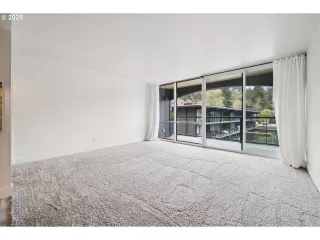 Photo #1: 346151762 Listing