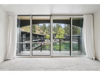 Photo #3: 346151762 Listing