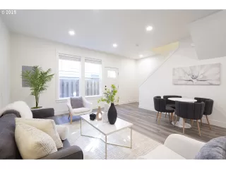 Photo #5: 347158120 Listing