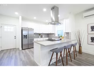 Photo #6: 347158120 Listing