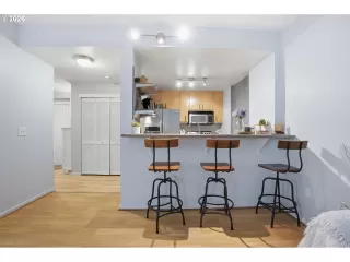 Photo #4: 347859736 Listing 