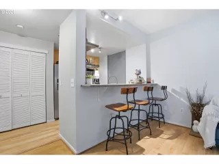 Photo #5: 347859736 Listing 