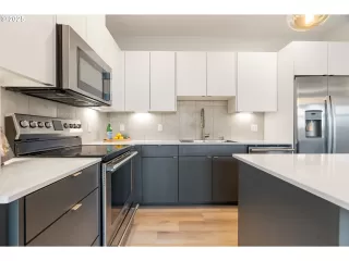 Photo #2: 347882059 Listing