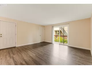 Photo #6: 347979571 Listing