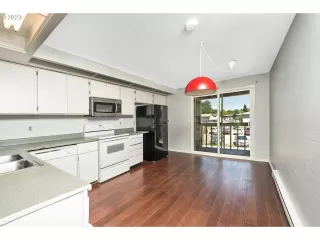 Photo #6: 348499593 Listing