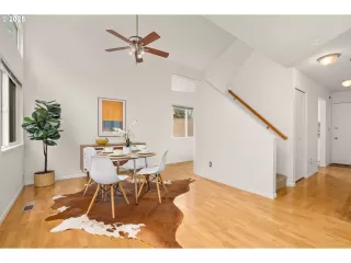 Photo #1: 348760928 Listing