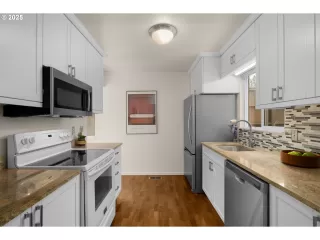 Photo #3: 348760928 Listing