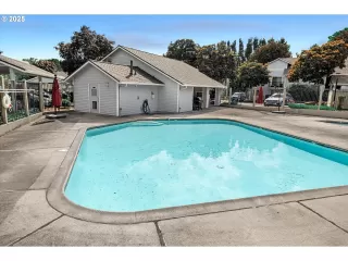 Photo #4: 348764599 Listing 