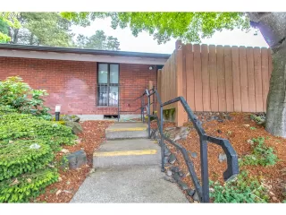 Photo #2: 348885674 Listing