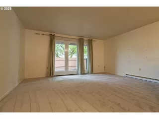 Photo #6: 348885674 Listing