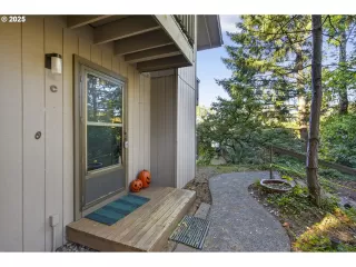 Photo #6: 349108422 Listing