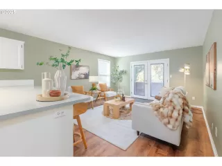 Photo #4: 349144128 Listing 