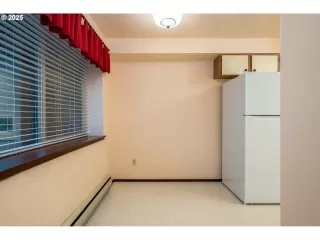 Photo #2: 349360373 Listing