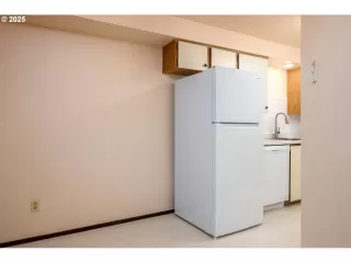 Photo #3: 349360373 Listing