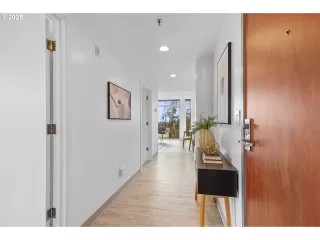 Browse active condo listings in CASCADIAN COURT