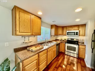 Photo #6: 350420423 Listing